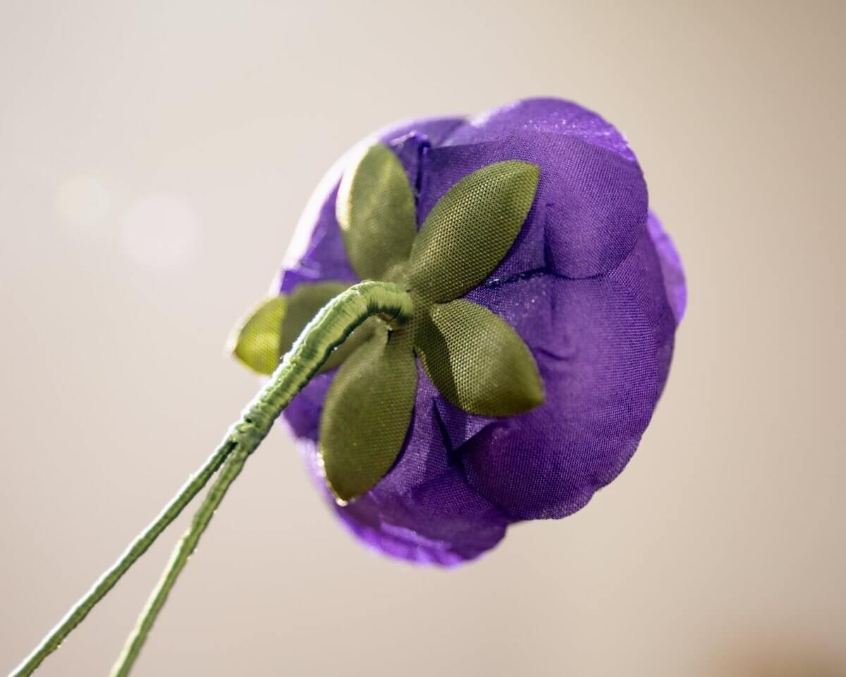 -Boutonnière Ranunkel Violett (Ranunculus) - Herr von Welt - Herr von Welt