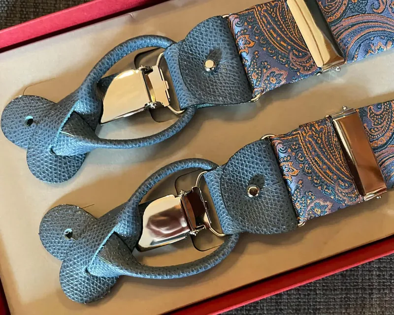 Hosenträger Seide Paisley 3 Combine, Titelbild der Themenwelt Blaue Hosenträger