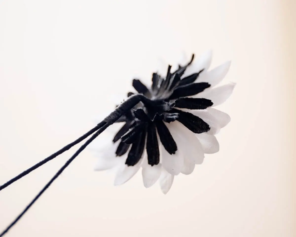 Boutonnière Aster White Large - view 3