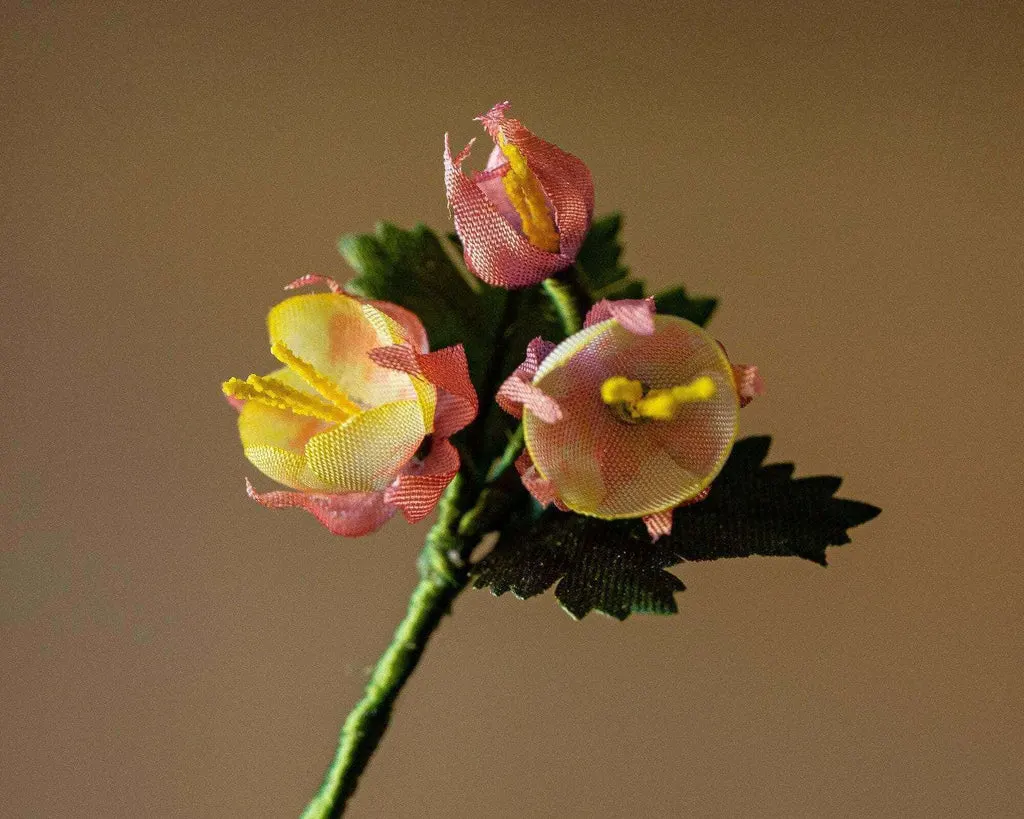 Seidene Boutonnière für das Knopfloch