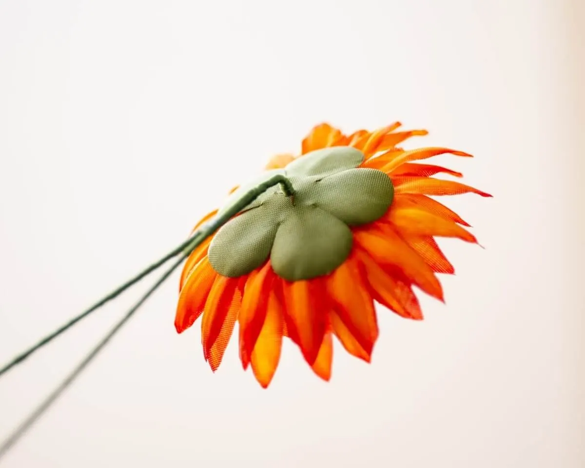 Boutonnière Chrysanthemum Orange - view 3