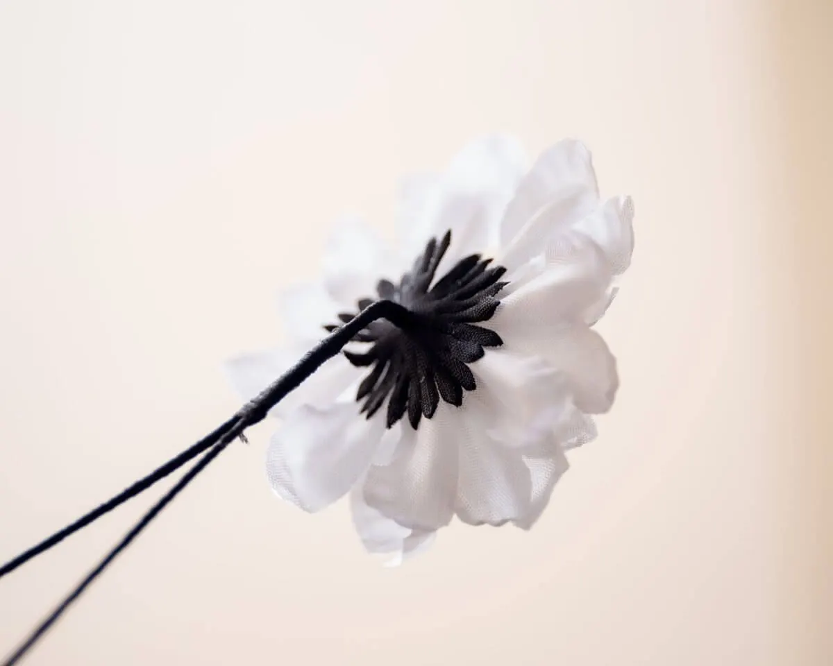 Boutonnière Dahlia White - view 3