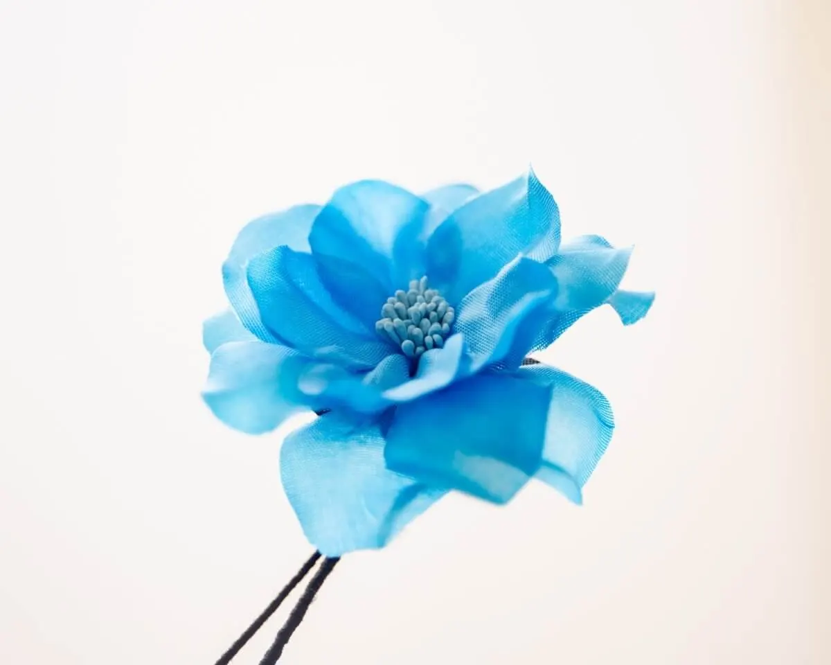 Boutonnière Blue Gardenia 'Nat King Cole' - view 2