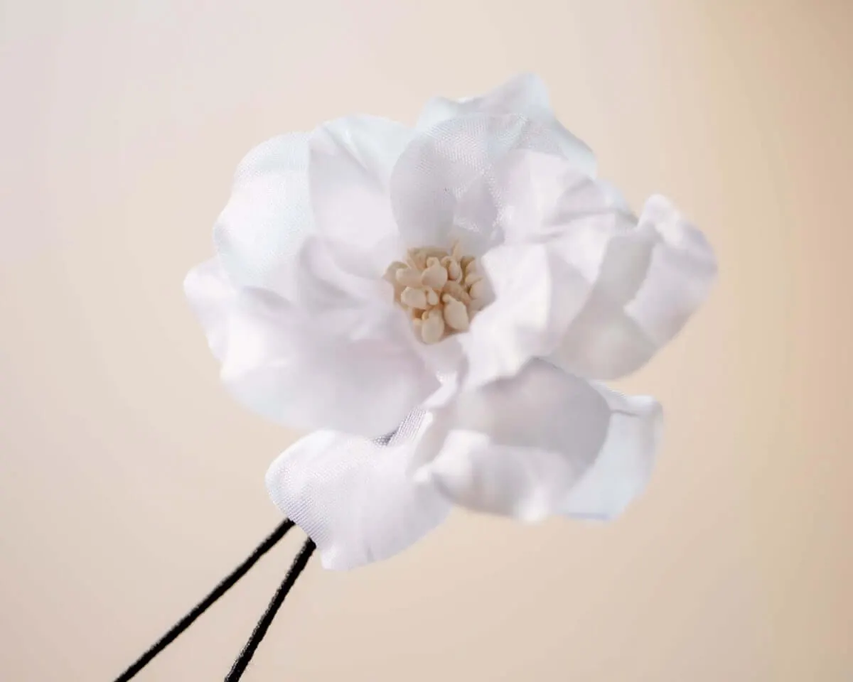 Boutonnière gardenia white (Gardenia jasminoides) - view 2