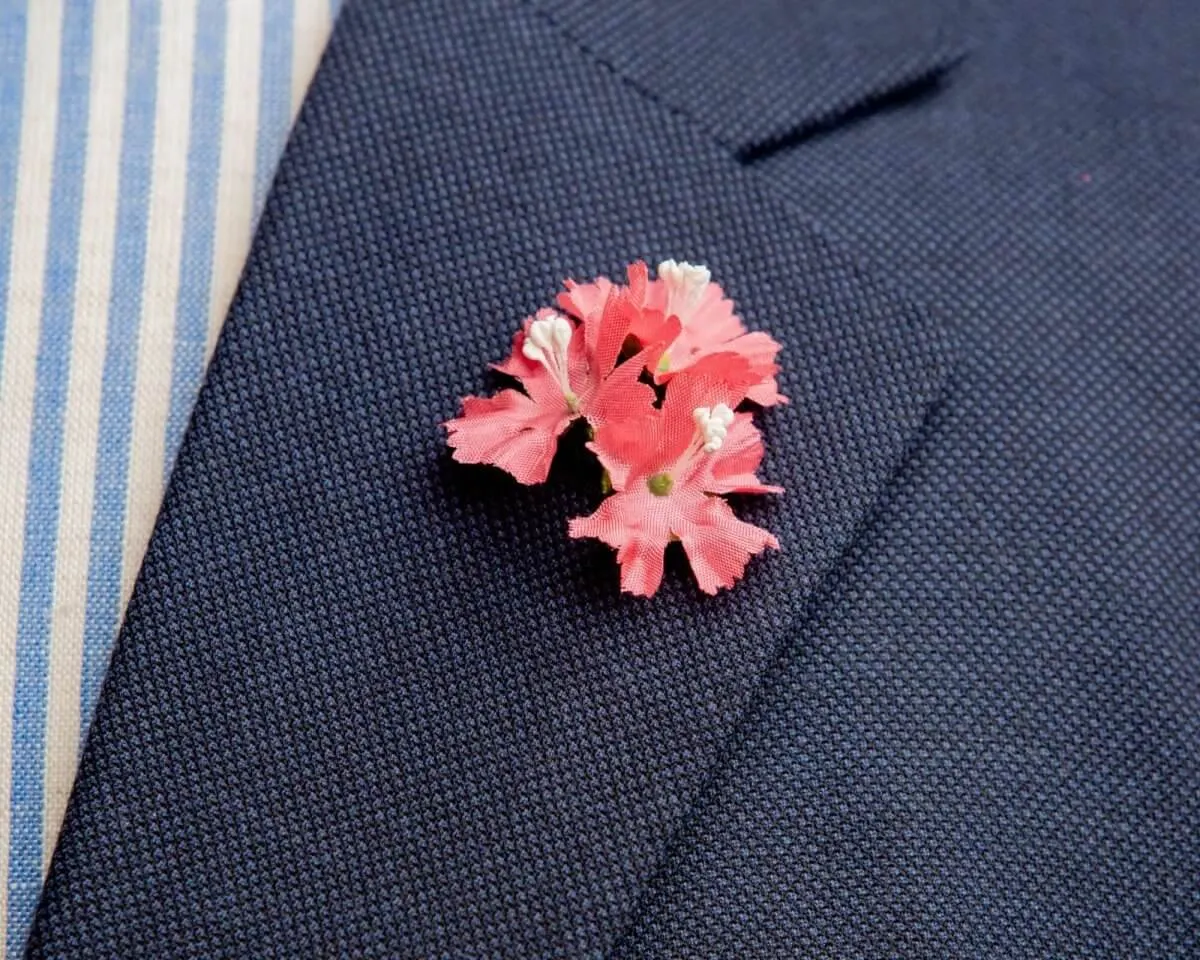 Boutonnière clove pink triple (Dianthus caryophyllus)