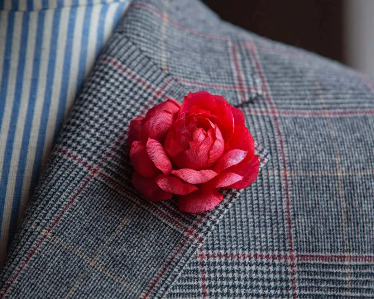 Boutonnière camellia red (Camellia) - view 7