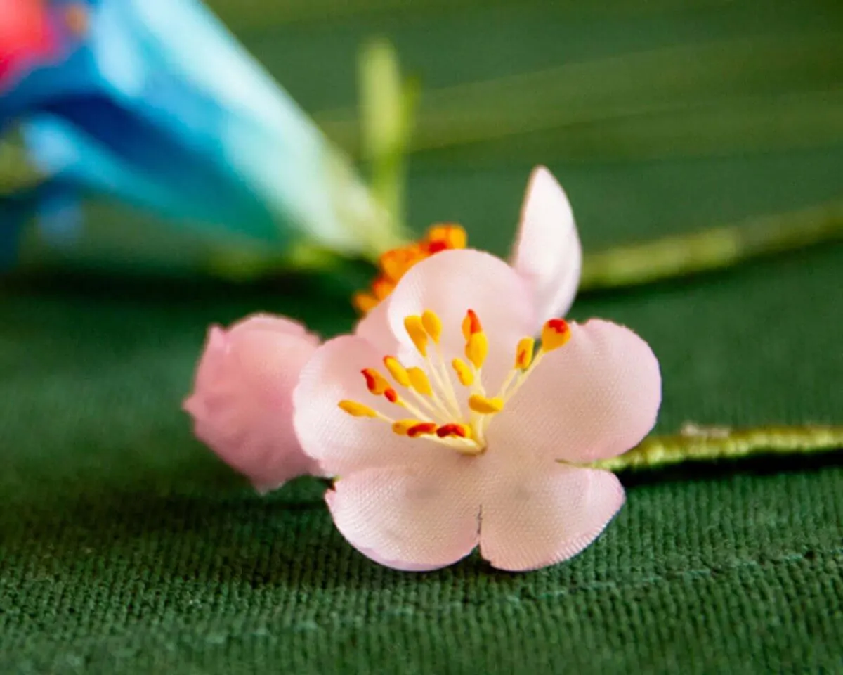 Boutonnière cherry blossom pink triple (Japanese sakura) - view 5