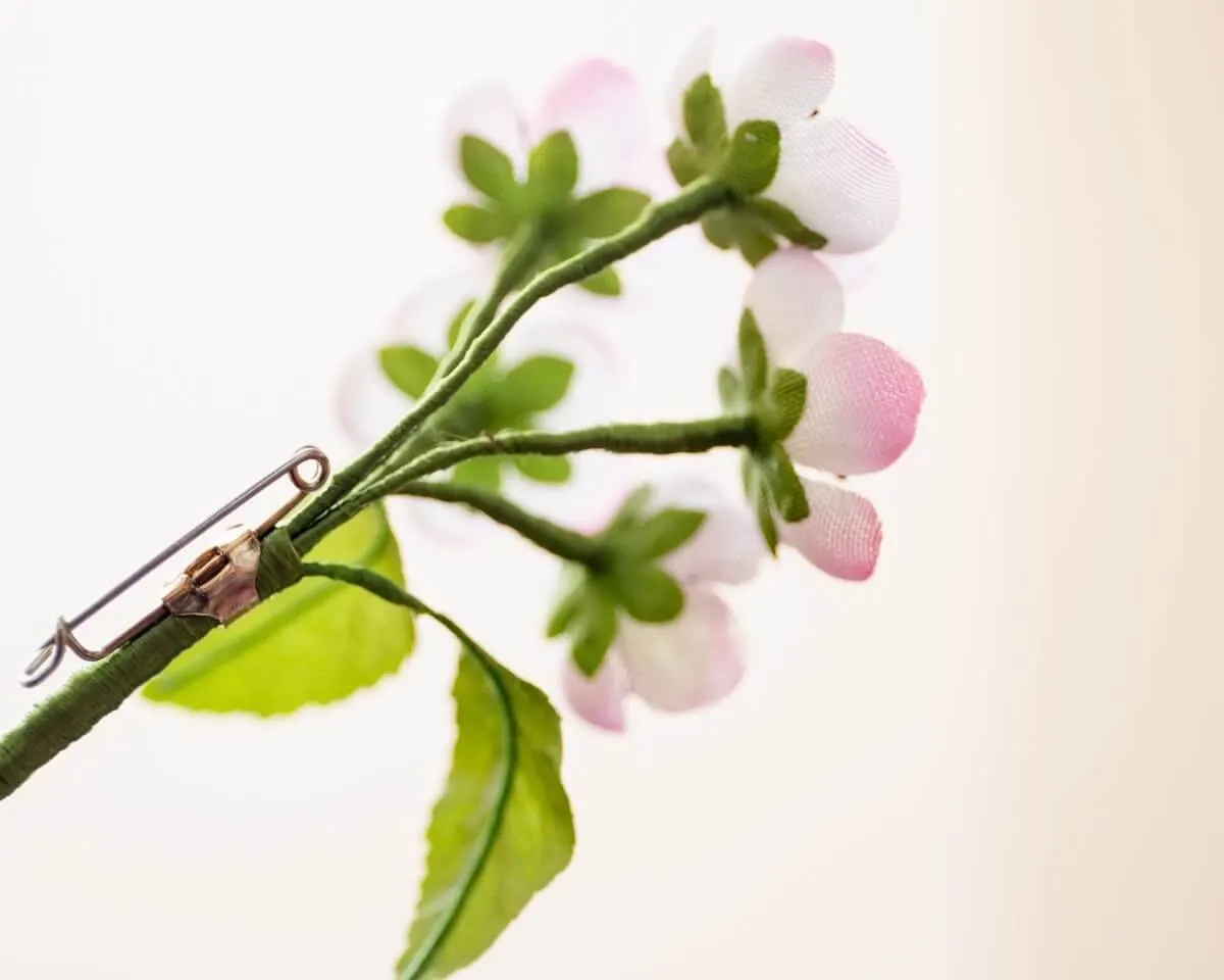 Boutonnière cherry blossoms magenta-white (Bouquet) - view 3