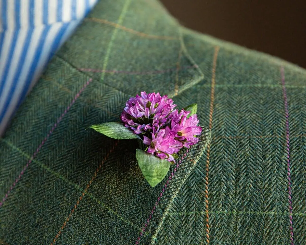 Boutonnière Clover Magenta Triple (Trifolium) - view 5