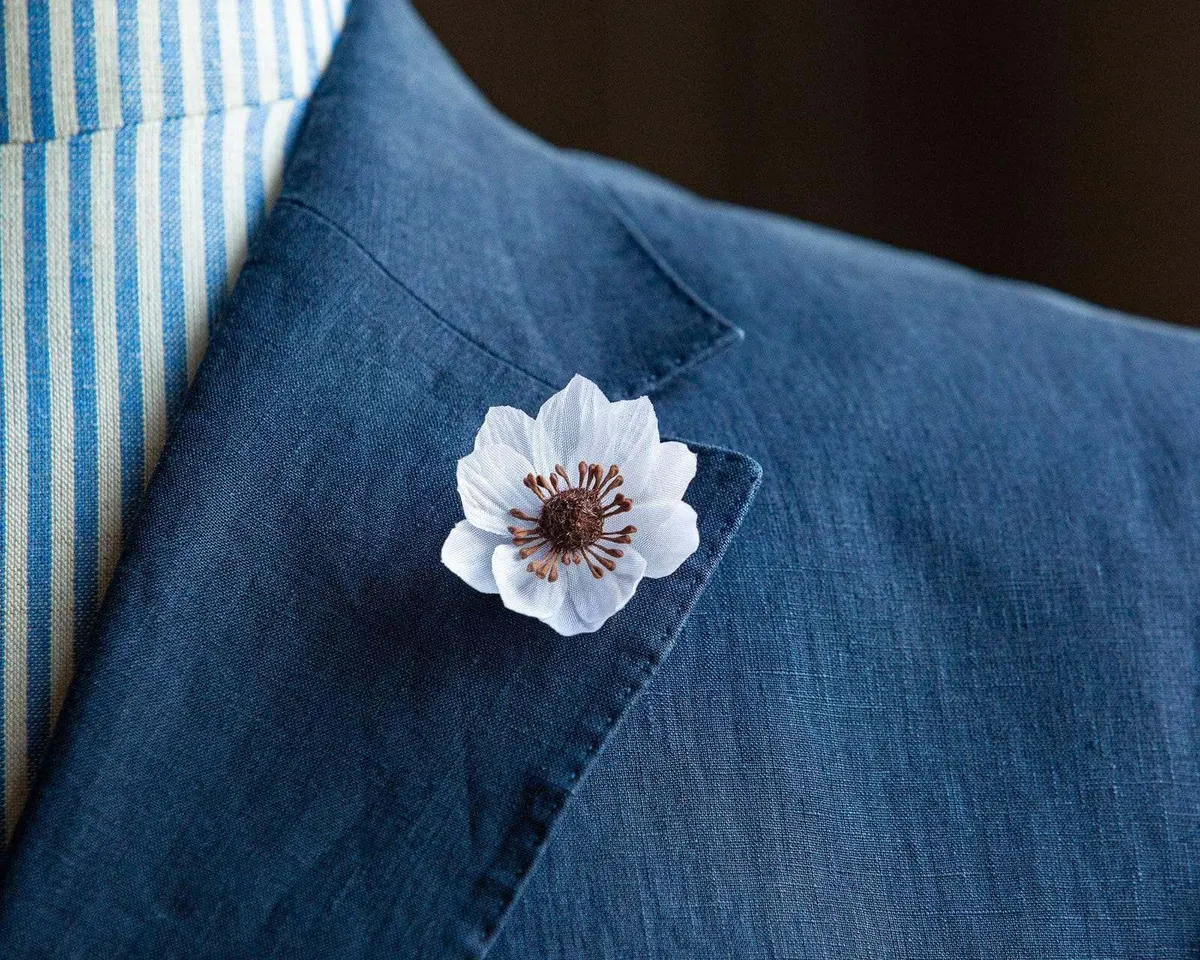 Boutonnière lotus flower white-brown (Nelumbo) - view 7