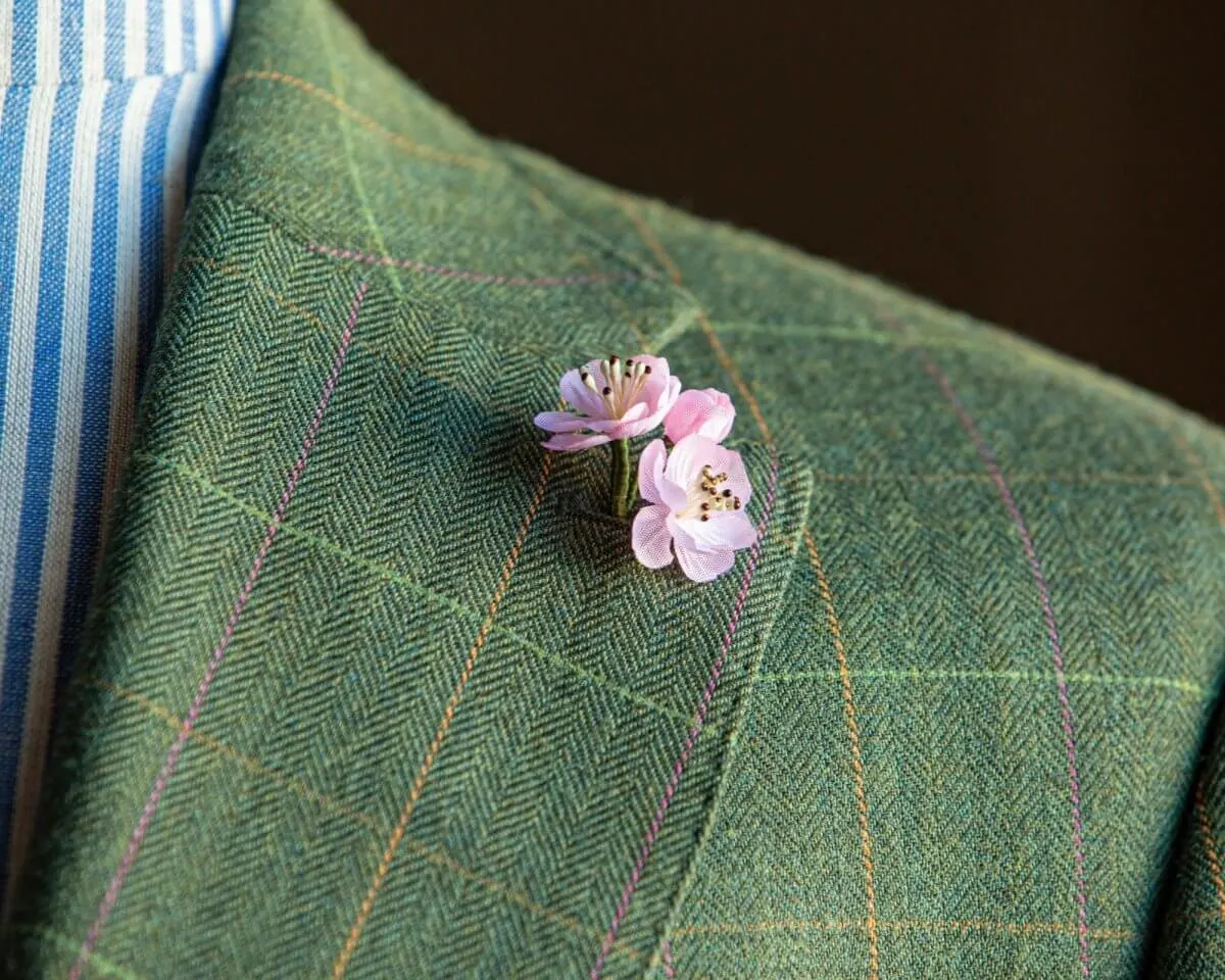 Boutonnière almond blossom triple (Prunus dulcis) - view 4