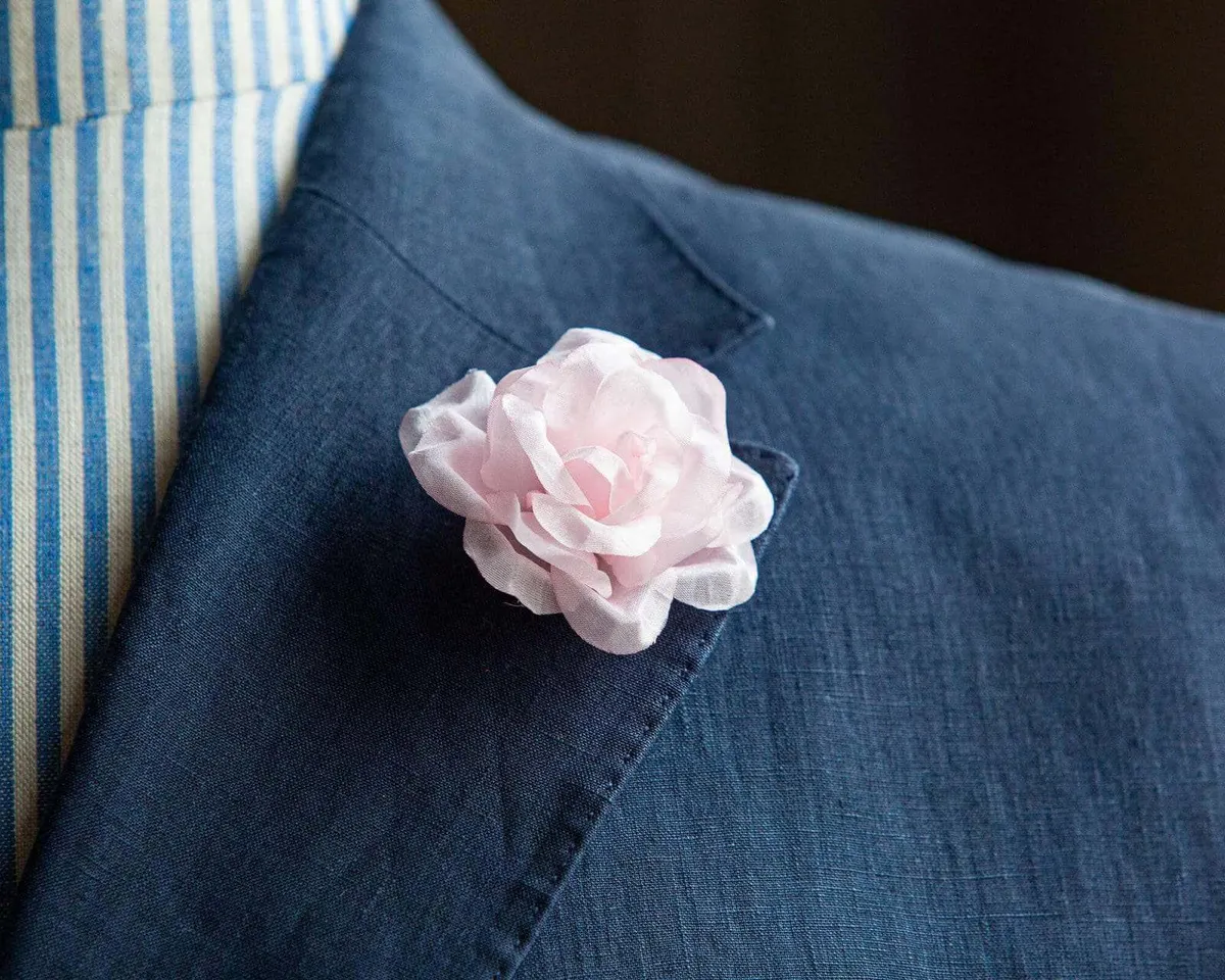 Boutonnière rose light pink (Rosa odorata) - view 5