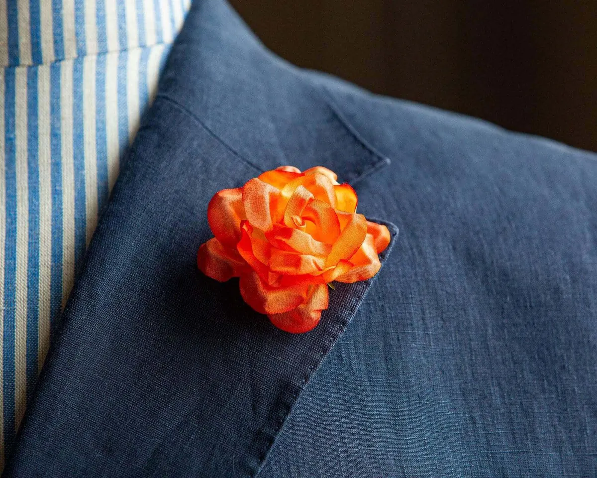 Boutonnière rose orange (Rosa odorata) - view 5
