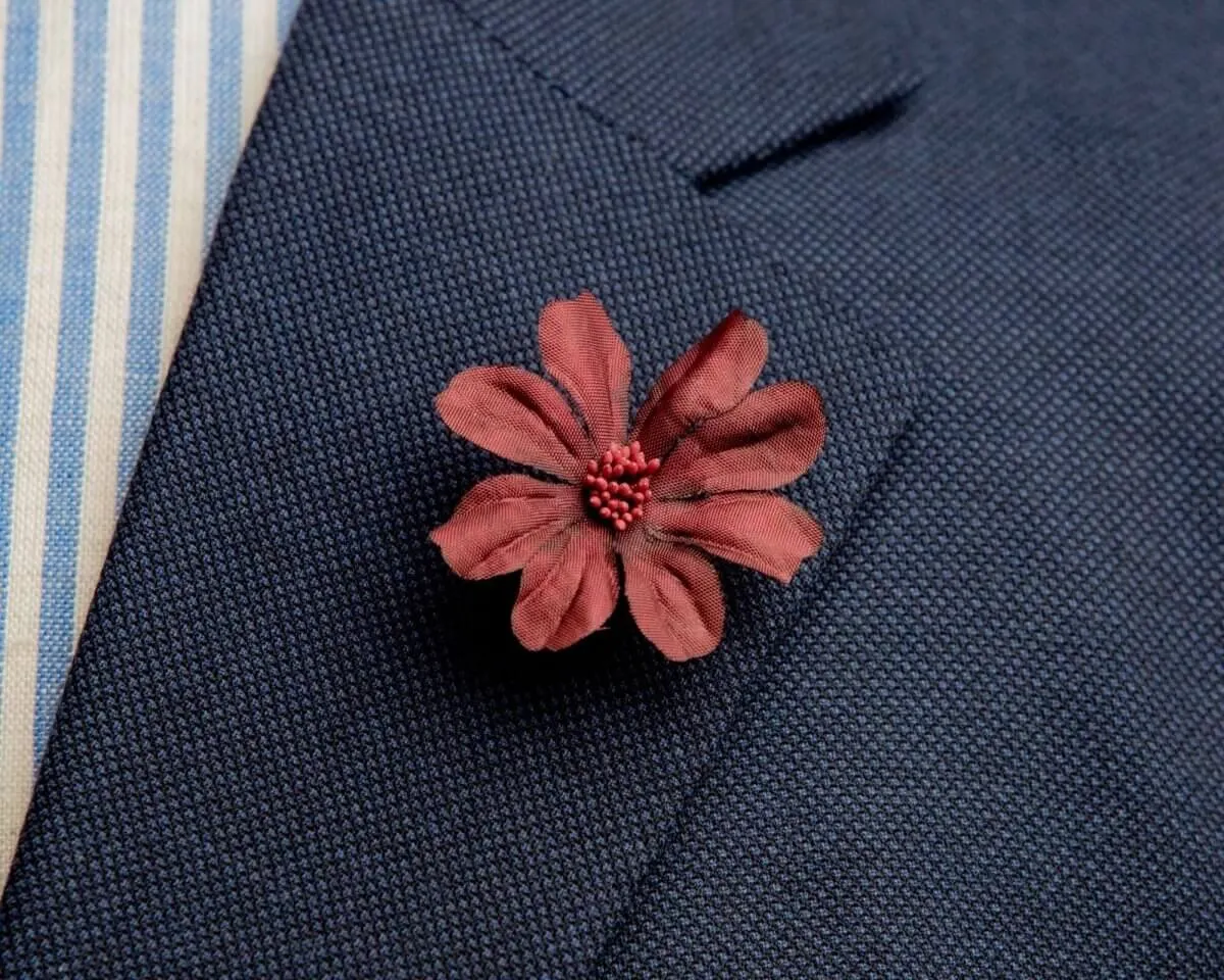 Boutonnière Schokoladenblume (Cosmos atrosanguineus)