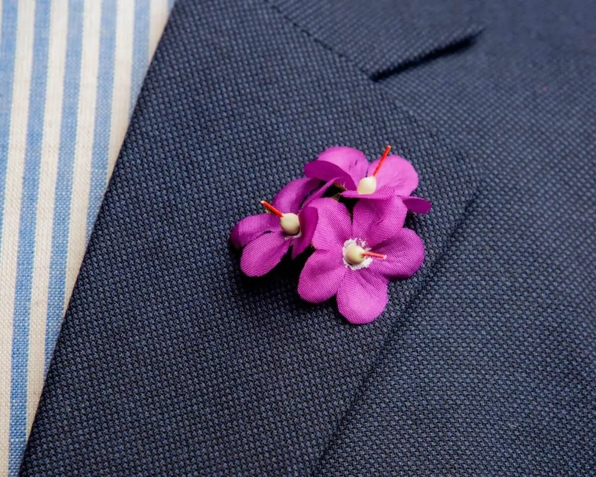 Boutonnière cranesbill purple triple (geranium)
