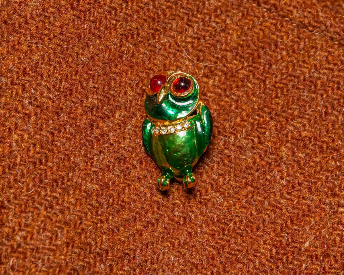 Brooch Owl a - view 2