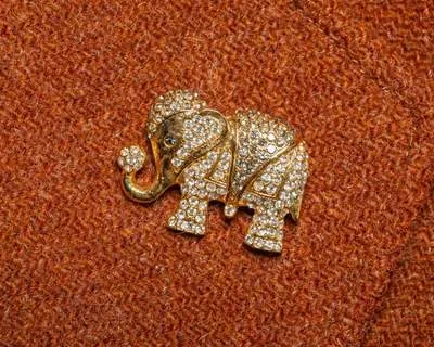 Brosche Elefant a