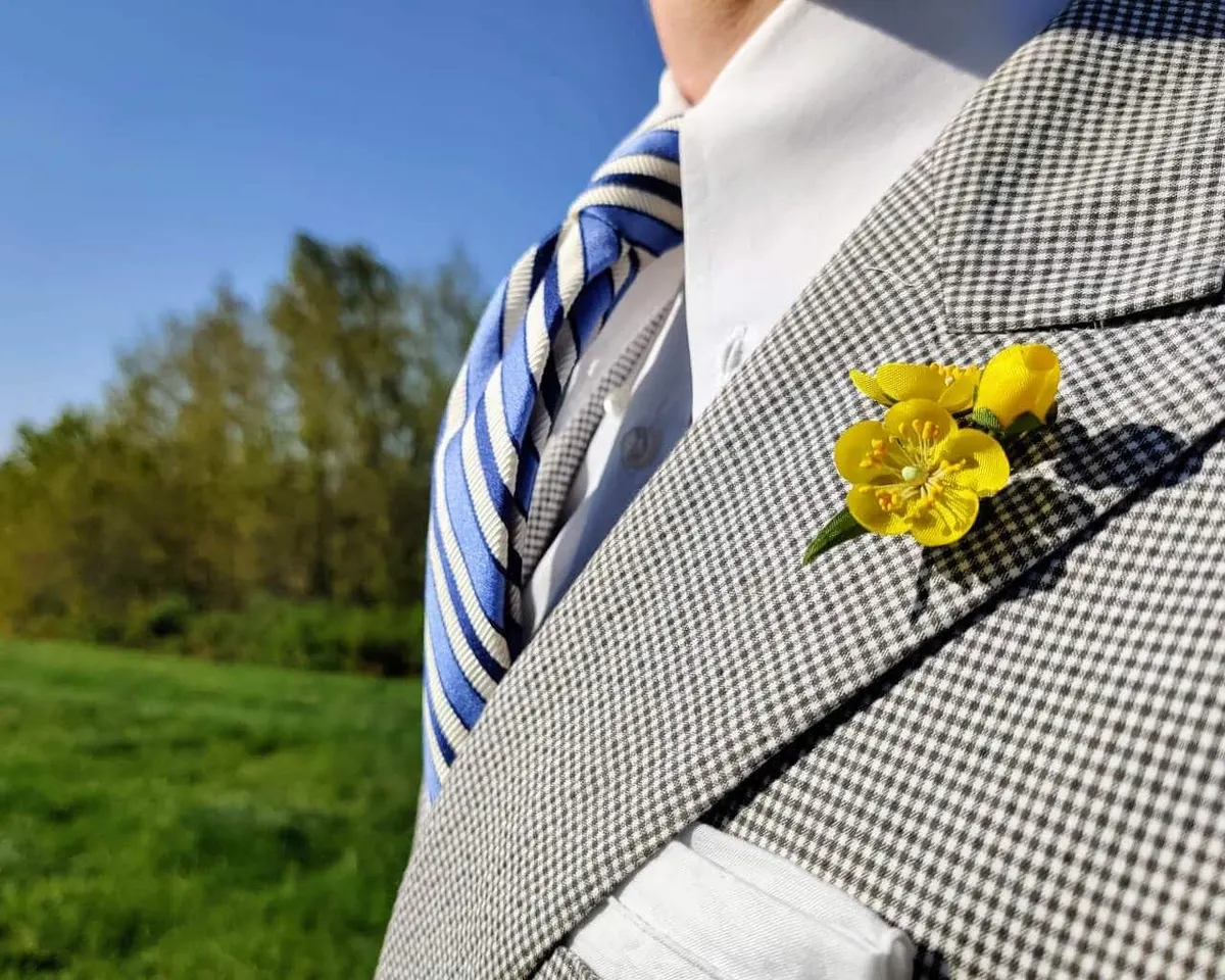 Artificial Flowers 1905 - the History of the Boutonnière