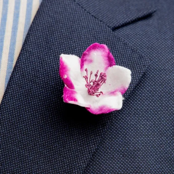 Boutonnière christmas rose violet-white (Helleborus niger) - representative image, shown here: Boutonnière Christmas Rose White-Violet (Helleborus niger)