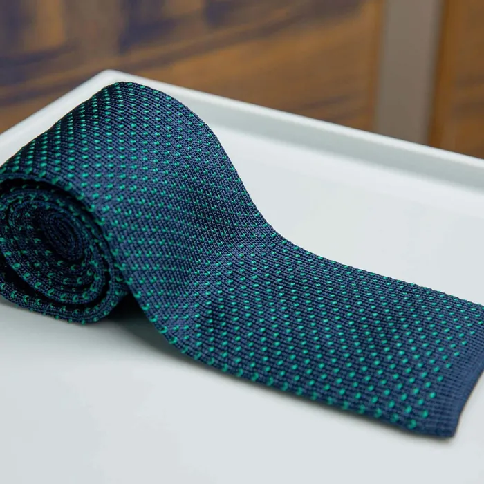 Knitted tie Puntino Navy / Rosso - representative image, shown here: Knitted tie Puntino Navy / Smeraldo