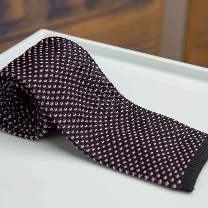 Knitted tie Unito Glicine - representative image, shown here: Knitted tie Puntino Nero / Glicine