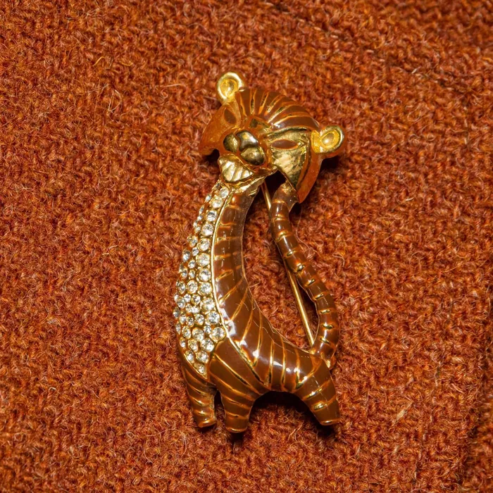 Brooch Cat a - representative image, shown here: Brooch Cat f