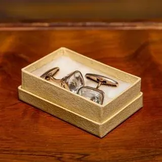 Cufflinks rock crystal crown setting round - representative image, shown here: Manschettenknöpfe Bergkristall Kronenfassung
